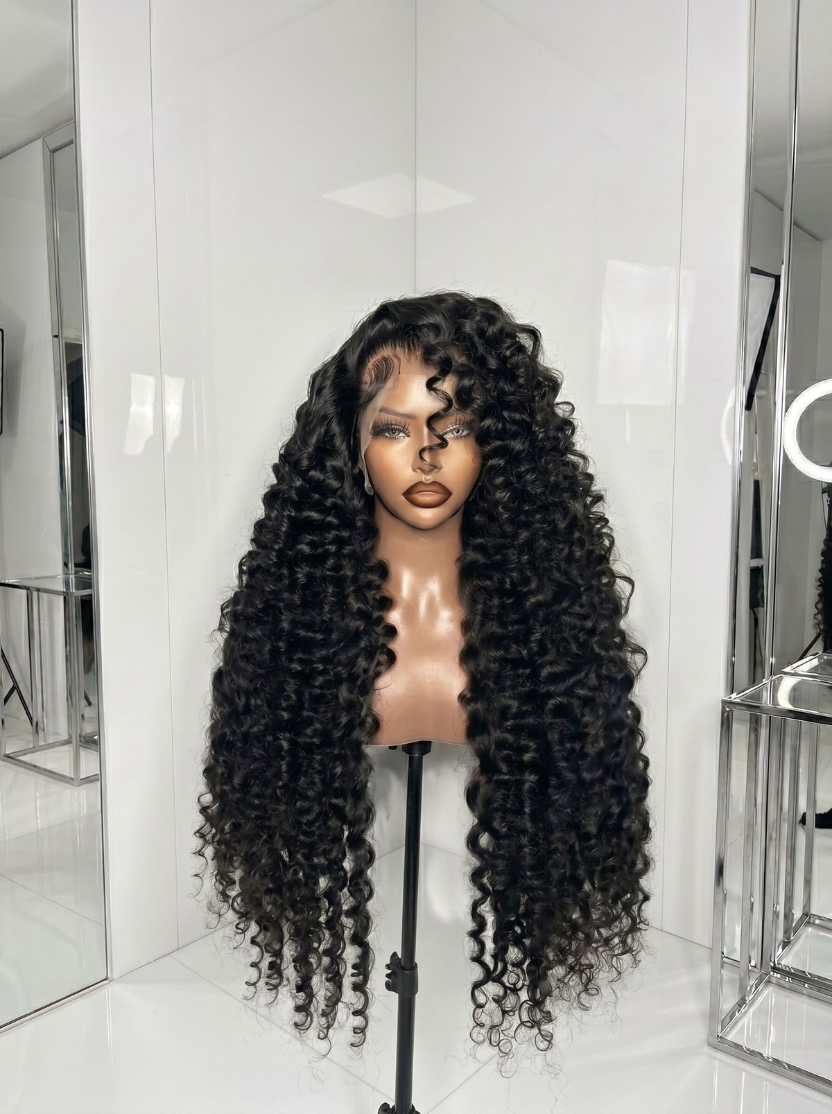 AMARA | DEEP WAVY CLOSURE WIG