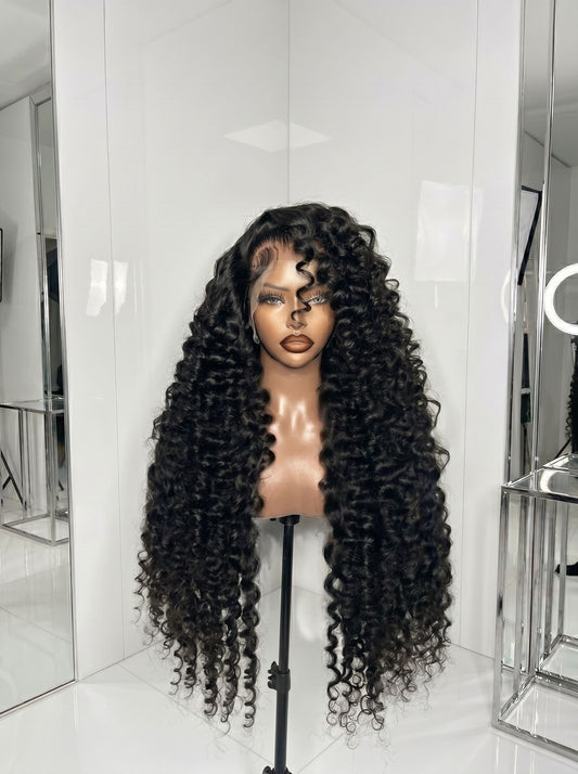AMARA | DEEP WAVY CLOSURE WIG